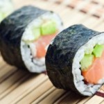jak prawidłowo jeść sushi