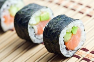 jak prawidłowo jeść sushi